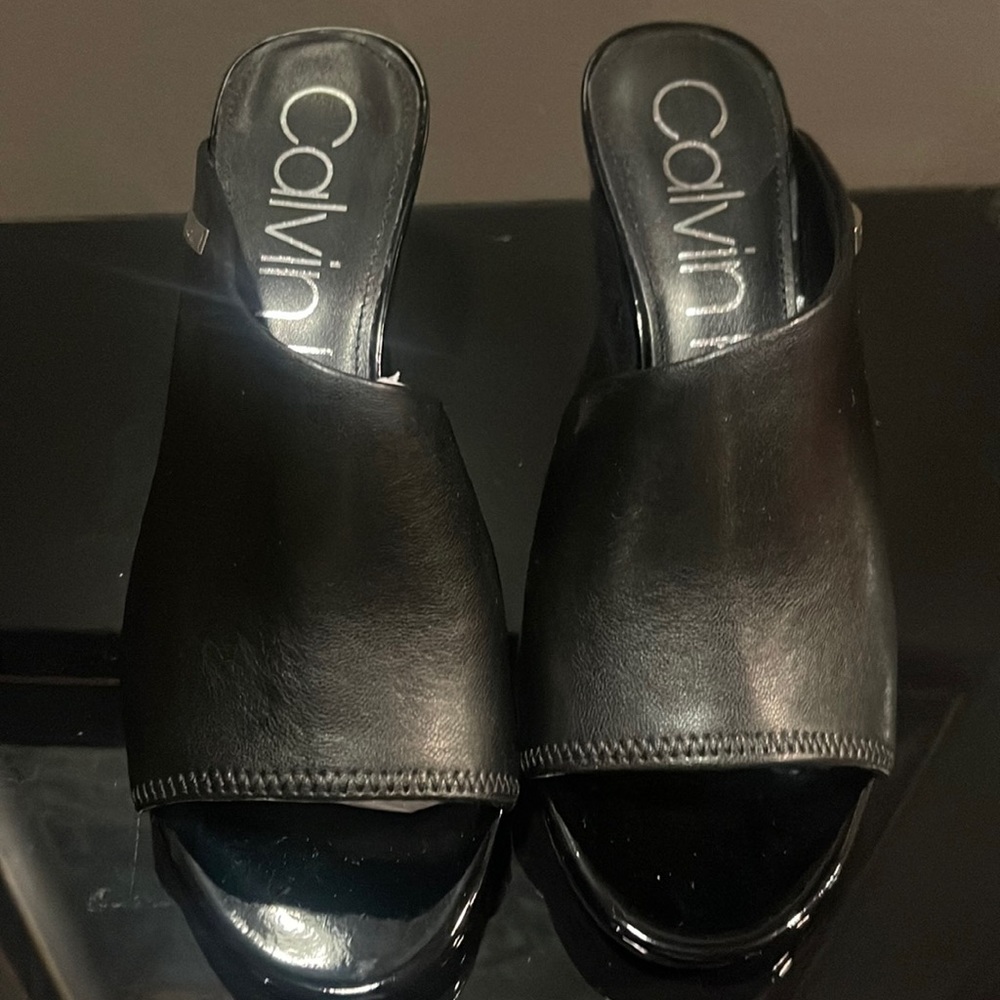 BRAND NEW WOMENS BEANKA CALVIN KLEIN 7.5